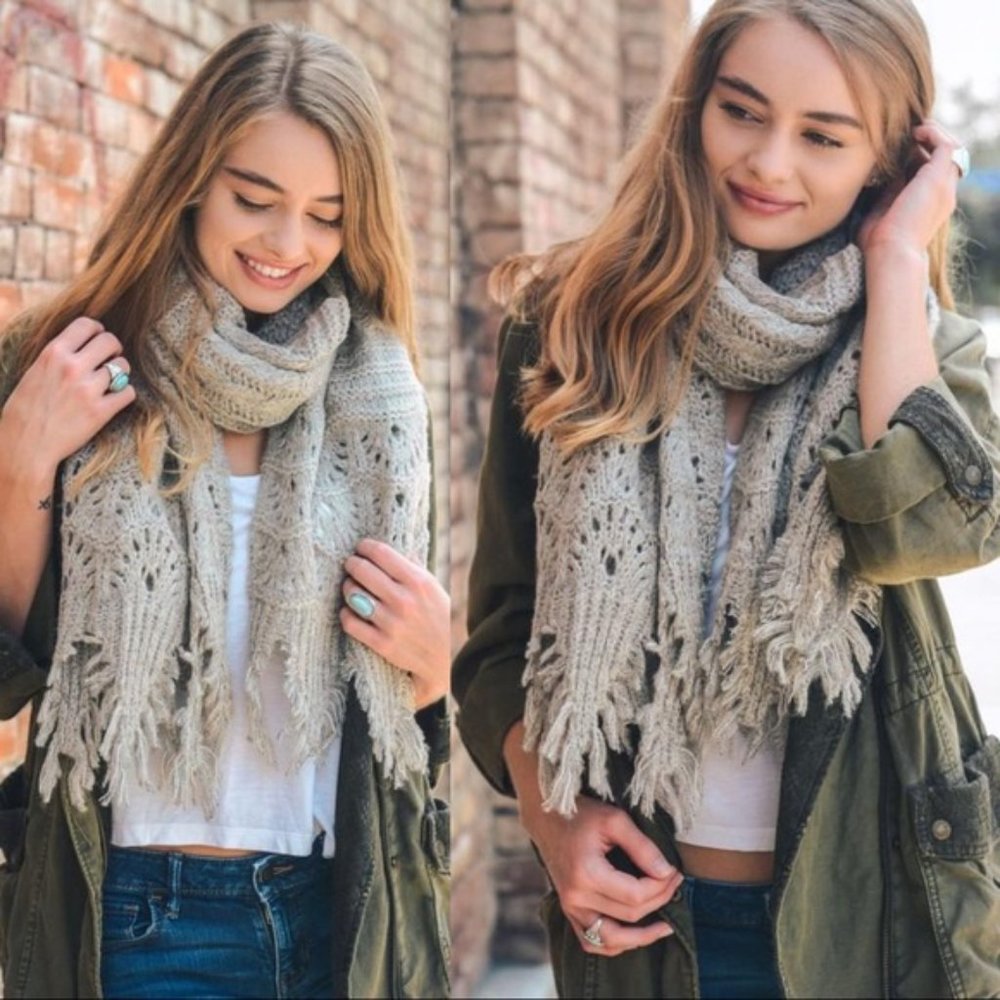 LAST ONE! FEATHER KNIT BOHO SCARF-OATMEAL - Picture 3 of 3